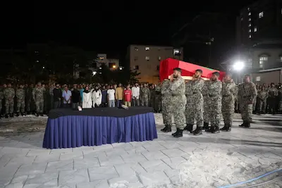 ވޮރަންޓް އޮފިސަރ 2 ޢަލީ ޙާމިދުގެ ޖަނާޒާ; ސިފައިންގެ ރަސްމީ ޢިއްޒަތުގައި ބާއްވައިފި