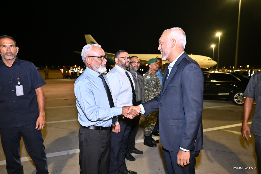 ރާއްޖެ އިސްތިހާރު ކުރުމަށް ލިވަޕޫލާއެކު ކެމްޕެއިން ފެށުމަށް ރައީސް ޑރ މުއިއްޒު ޔޫކޭ އަށް