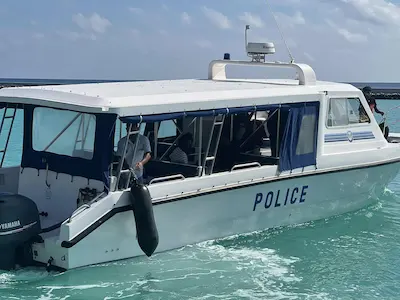 އިތުރަށް ބަލަންޖެހޭ ކަންކަން ބެލުމަށް، ދާންދޫއިން މަރުވެފައި އޮއްވާ ފެނުނު ޒުވާނާގެ ހަށިގަނޑު ތިނަދޫސިޓީއަށް ގެންގޮސްފި