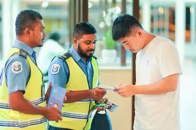 ރާއްޖެ އަންނަ ޗައިނާ ފަތުރުވެރިންނަށް އަމާޒުކޮށްގެން މައުލޫމާތު ދިނުމުގެ ހަރަކާތެއް ފަށައިފި