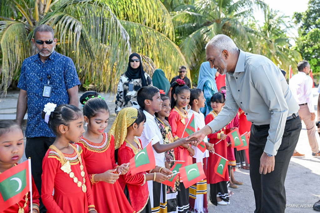 ރައީސް ޑރ މުއިއްޒުގެ ޤަރާރެއް؛ ހިރިމަރަދޫ ރައްޔިތުން އެއަތޮޅު ހަނިމާދޫއަށް ބަދަލު ކުރަނީ