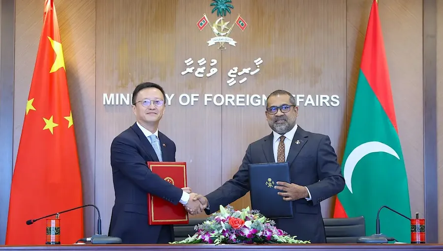 ޗައިނާއިން ރާއްޖެއަށް 1.3 ބިލިއަން ރުފިޔާގެ އެހީއެއް ދިނުމުގެ އެއްބަސްވުމުގައި ސޮއި ކޮށްފި