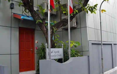 2021ެގެ މައްސަލަ: 13 އަހަރުގެ ކުއްޖާ މަރާލިކަމަށް ސާބިތުވި ކުޑަކުއްޖާ 17 އަހަރަށް ބަންދު ކޮށްފި