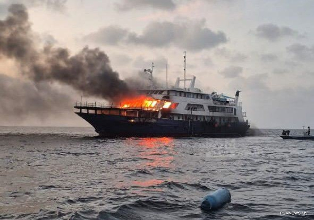 ވ ކުޑަ އަންބަރާ ކައިރީގައި އޮތް ސަފާރީއެއްގައި އަލިފާން ރޯވެއްޖެ