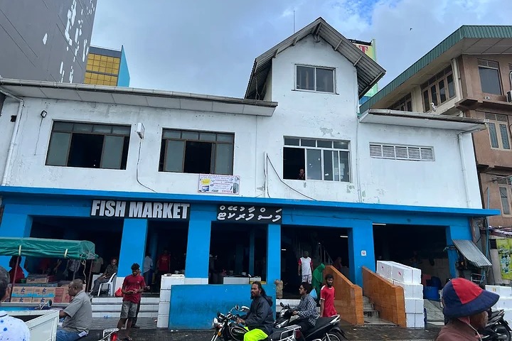 ބޮޑުތަކުރުފާނު މަގު، މަސްމާރުކޭޓް ސަރަހައްދު, މިރެއިން ފެށިގެން ބަންދު ކުރަނީ
