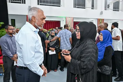 ރައީސް މުއިއްޒު މާދަމާ ރޭ ހުޅުމާލެ ފޭސް އެކެއްގެ ރައްޔިތުންނާ ބައްދަލު ކުރައްވަނީ