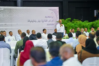 ކުދި އަދި މެދު ފަންތިި ހިމެނޭހެން ހުރިހާ ފަންތިއެއްގެ ވިޔަފާރިތައް ކުރިއެރުވުމަށް ސަރުކާރުން ދަނީ މަސައްކަތް ކުރަމުން: ރައީސް