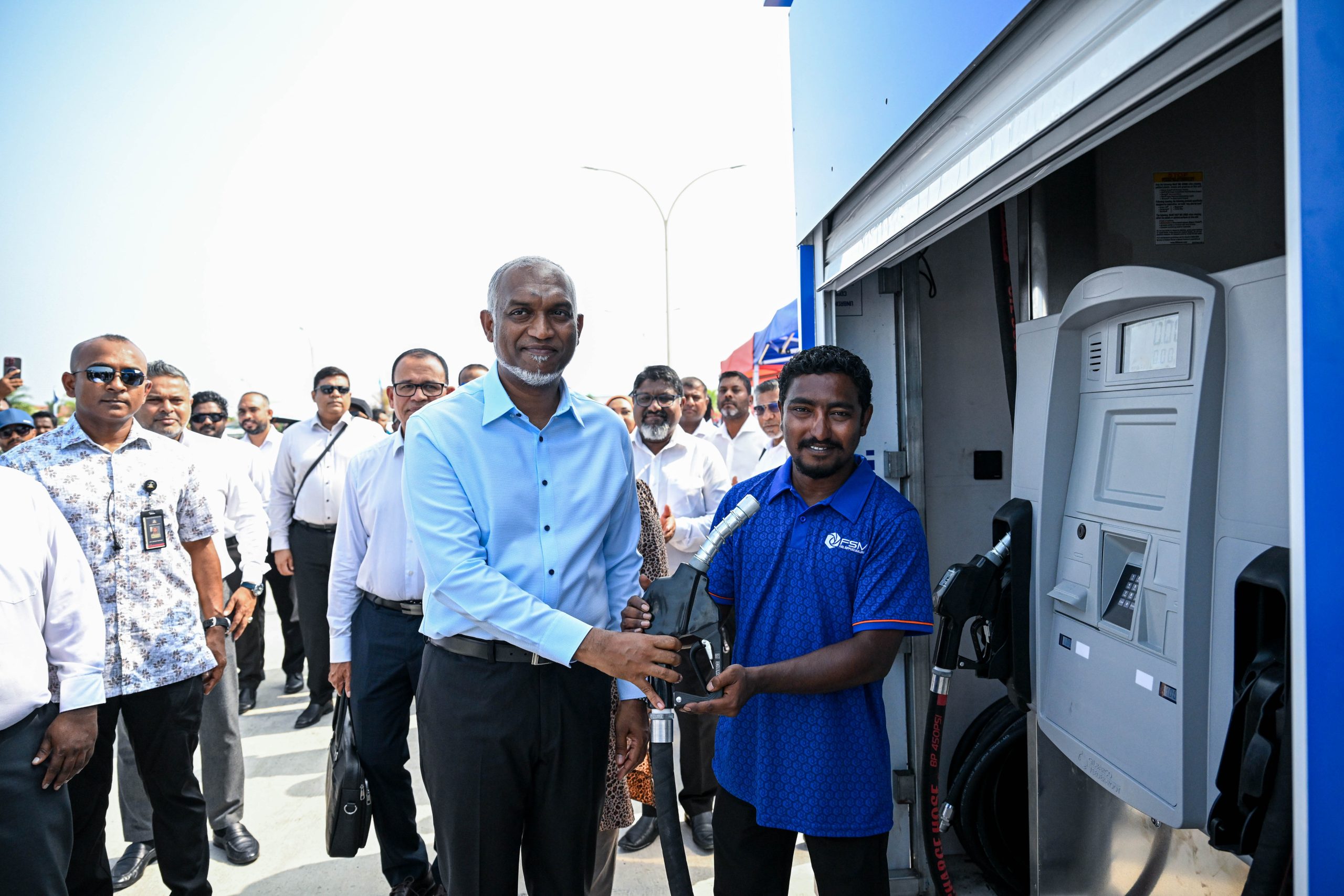 މަސްވެރިންނަށް ހެޔޮއަގުގައި ތެޔޮ ފޯރުކޮށްދިނުމަށް އަމާޒުކޮށް ޤާއިމުކުރި ފުރަތަމަ ފިއުލް ސްކިޑް ރައީސް ހުޅުއްވައި ދެއްވައިފި