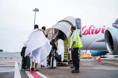 މޯލްޑިވިއަނުން ޢުމްރާގެ އަޅުކަމަށްދާ މީހުންނަށް ޚާއްސަ ދަތުރުތަކެއް ބާއްވަނީ