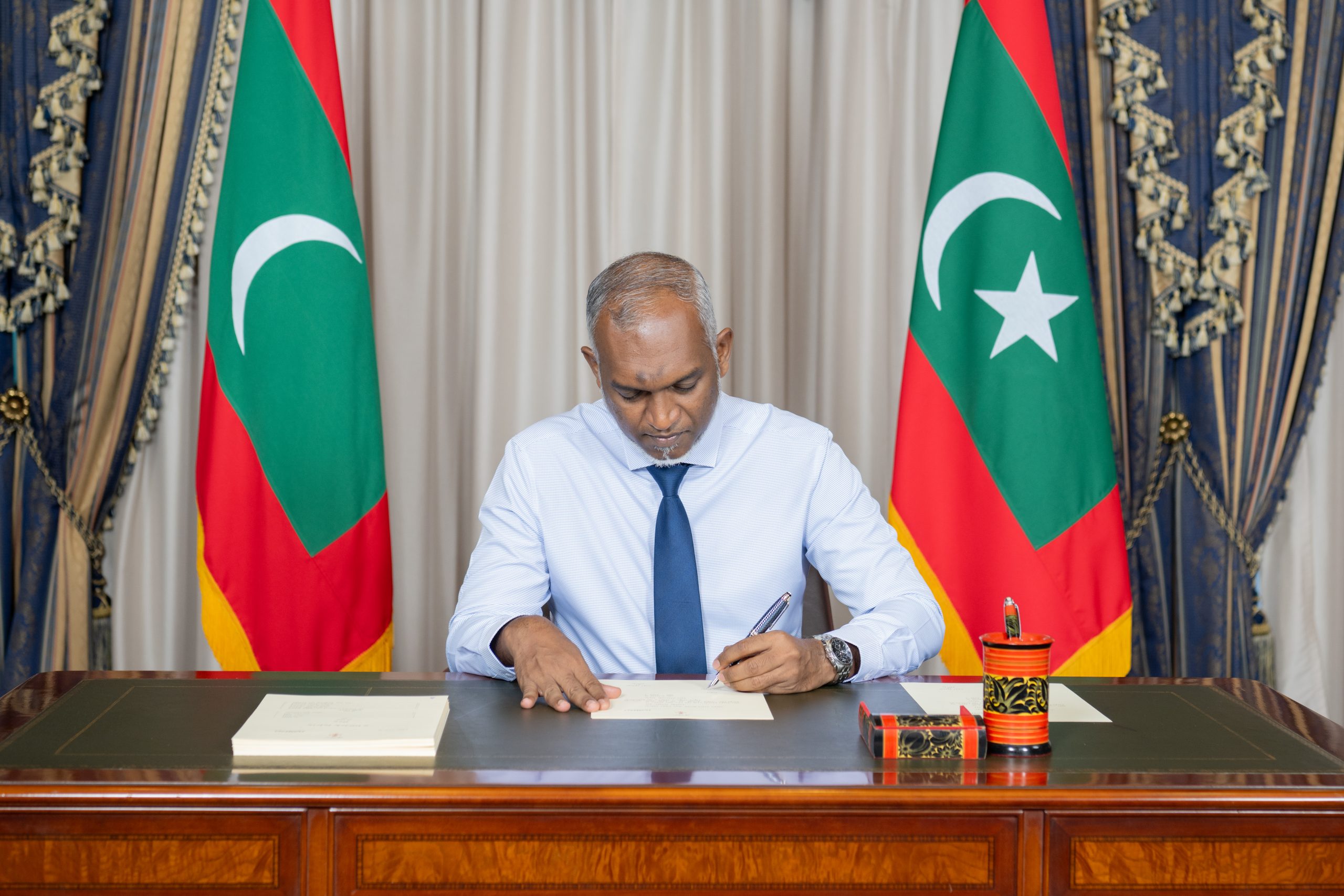 ރައީސް، ޒަކާތުގެ ބިލު ތަަސްދީގު ކުރައްވައިފި