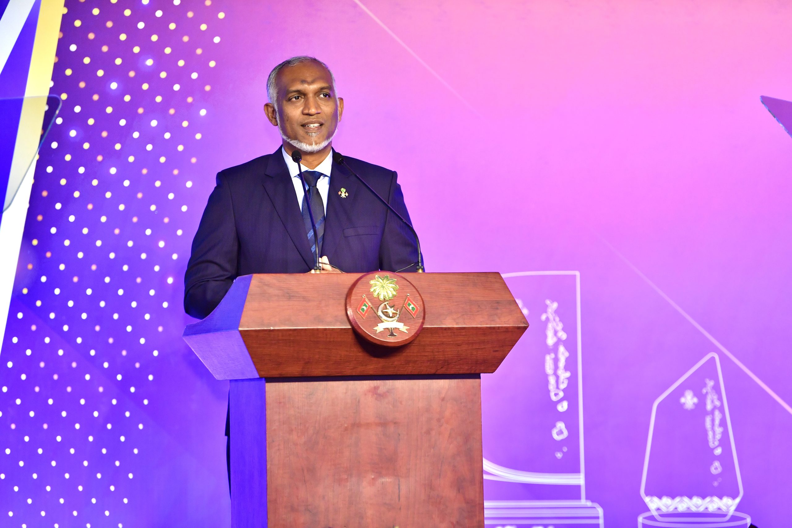 ޝާމިލު މުޖުތަމަޢެއް ޤާއިމުކުރެވޭނީ، ހަމަހަމަ ފުރުޞަތުތައް ފަހިކޮށްދީ، އިޤްތިޞާދީ ބާރުވެރިކަން ލިބިދީގެން: ރައީސް