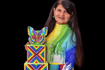 ދެލައްކައަށްވުރެ ގިނަ މީހުންނާ ވާދަކޮށް، ކޭކު އާޓިސްްޓް އޮފް ދި އިޔަރގެ ސެމީ ފައިނަލިސްޓަކަށް ނަޝީ ކޭކު!