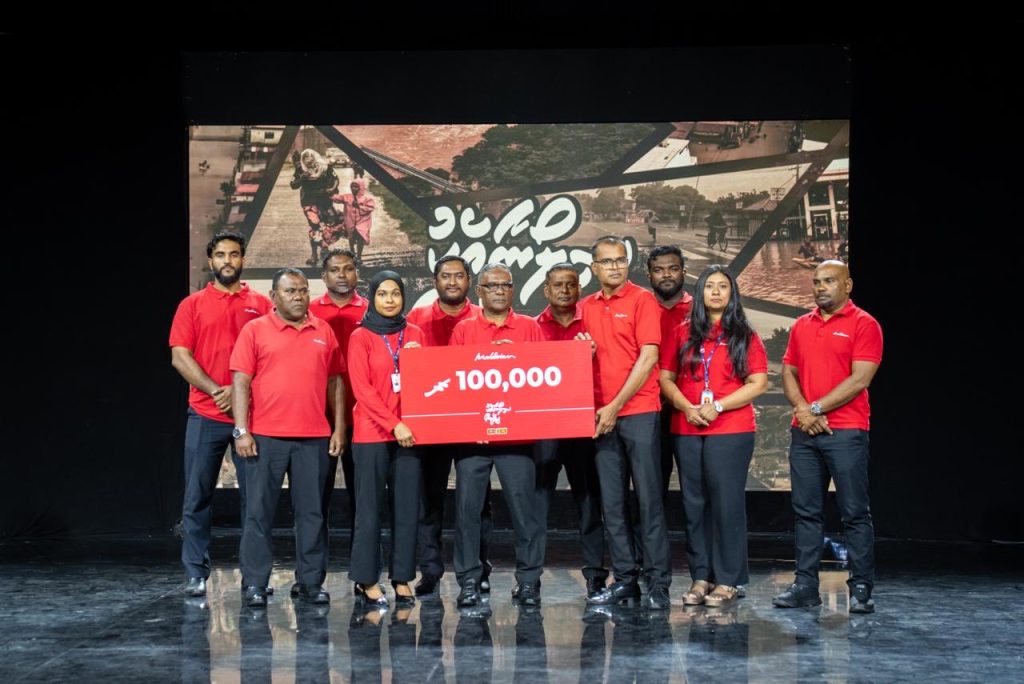 މޯލްޑިވިއަން އިން ސިލޯނާއާއެކު ދިވެހީން ޓެލެތޯންއަށް 100,000ރ. ހަދިޔާ ކޮށްފި