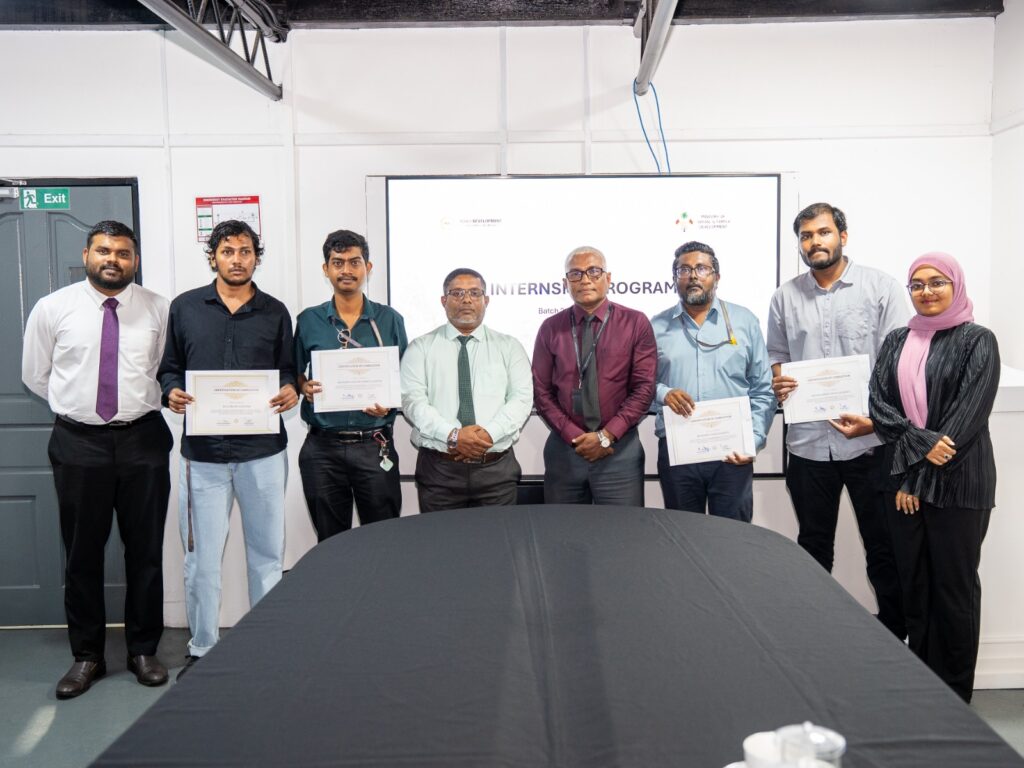 ނުކުޅެދުންތެރިކަން ހުންނަ 4 މީހަކަށް އާރްޑީސީ އިން ވަޒީފާގެ ފުރުސަތު ދީފި