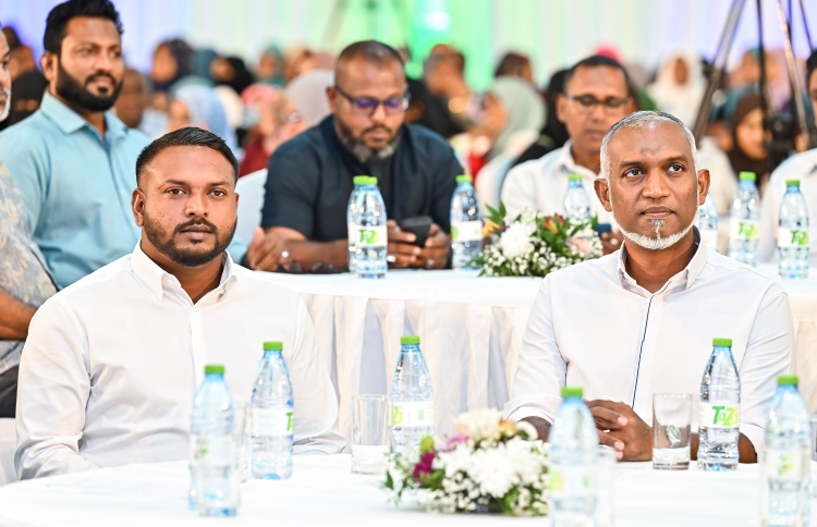 ރައީސް މުޢިއްޒުގެ މޭޔަރު ކަމުގައި ބިން ދޫކުރީ އުސޫލާ އެއްގޮތަށް, ދެ ފުށްފެންނަ ގޮތަށް: ނަރީޝް