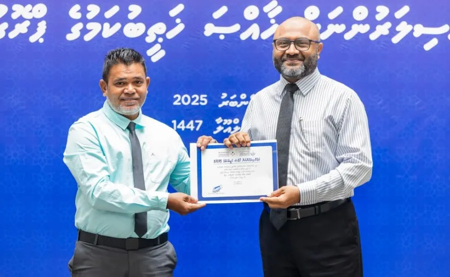 ޚަޠީބު ޕްރޮގުރާމް ފުރިހަމަކުރި ކައުންސިލަރުންނަށް ޚުޠުބާ ކިޔުމާއި ކަށުކަމާކެމީގެ ކަންކަން ކުރުމުގެ ހުއްދަ ދީފި
