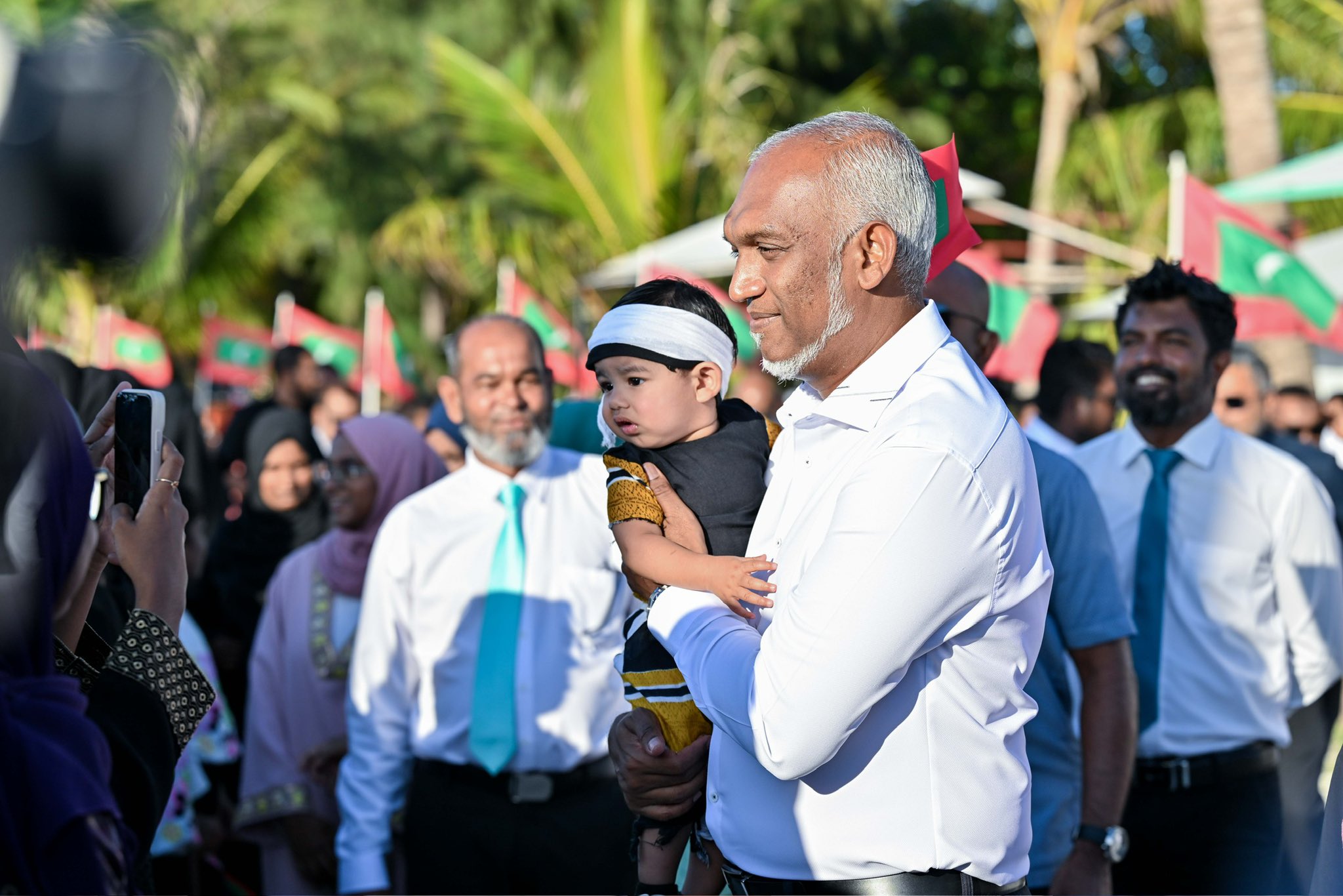 ކ ގުޅިން ރައީސަށް ވަރަށްވެސް ހޫނު މަރުހަބާއެއް