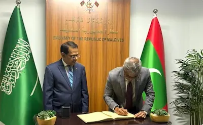ވަޒީރު ތޯރިގު ރިޔާޟްގައި؛ ދިވެހިއެމްބަސީއަށް ޒިޔާރަތްކުރައްވައި ރާއްޖެ އިޝްތިހާރުކުރުމާ ގުޅޭގޮތުން މަޝްވަރާ ކުރައްވައިފި