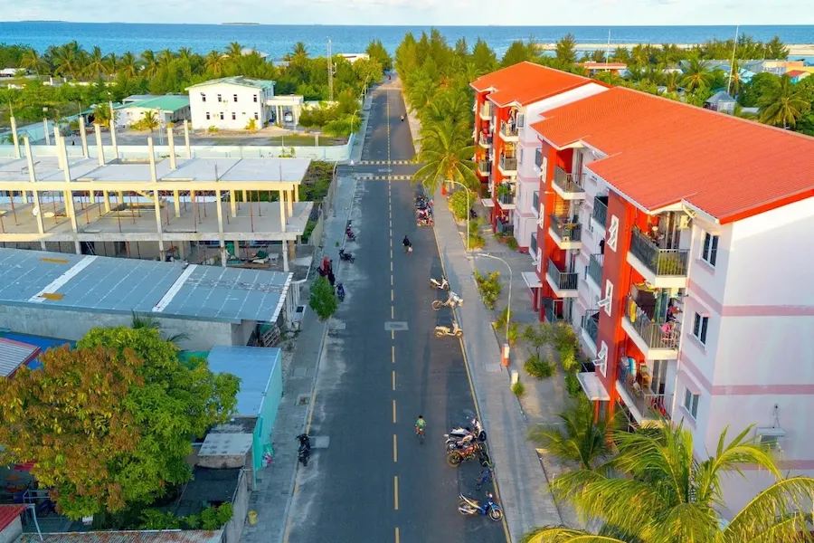 ތިނަދޫގައި ނުރައްކާތެރި އެކްސިޑެންޓެއް؛ އެކަކުގެ ހާލު ސީރިއަސް، ހުޅުމާލެ ހޮސްޕިޓަލުގައި ފަރުވާ ދެނީ