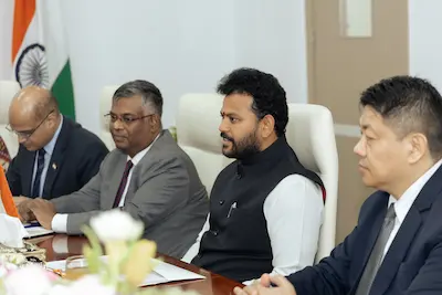 ހަނިމާދޫ އެއާޕޯޓަށް ވައިގެ ދަތުރުތައް އިތުރު ކުރުމާ ބެހޭ ގޮތުން އިންޑިއާއެކު މަޝްވަރާ ކޮށްފި