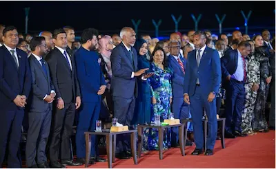 ހަނިމާދޫ އެއާޕޯޓުގައި ގާއިމުކޮށްފައިވާ ޑޮލަރު އޭޓީއެމް އަދި ޑޮލަރު ދޫކުރާ ކައުންޓަރު, ރައީސް ހުޅުއްވައި ދެއްވައިފި