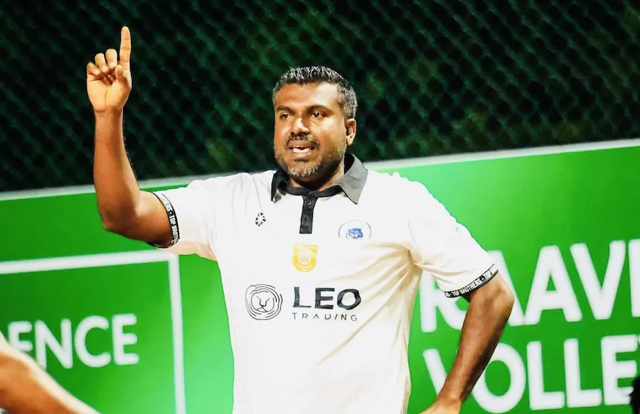 ނިލަންދޫ ރާވެރިޔާ 2025: މެޗު ފަސޭހަކޮށް ނުނަގާނަން، ނިކުންނާނީ މޮޅުވުމުގެ ރޫހުގައި ތަށި ދިފާޢުކުރަން: ކޯޗު މުއައްމަރު
