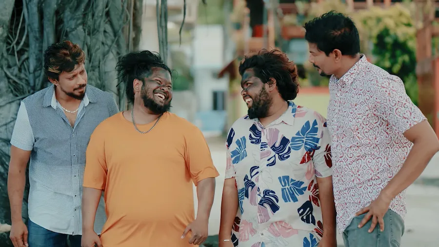 ގުރޫޕް ހާދާލާފައި ‘ކޮސް ގިނަ މިސްޓޭކް’ ބަލާލަން ދާ ވަރުވެއްޖެ!