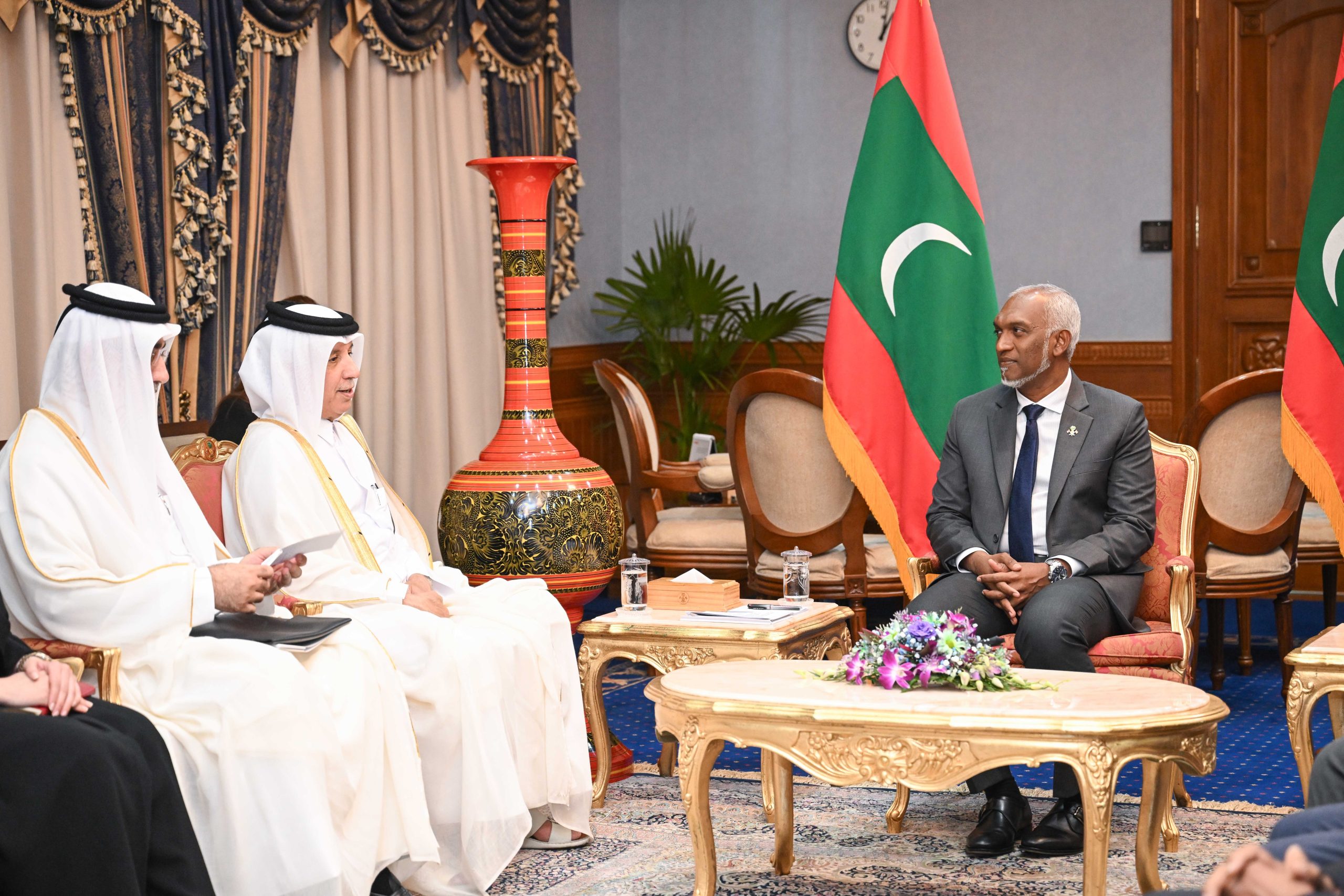 އެކި ދާއިރާތަކުން ގަތަރާއި ރާއްޖެއާ އެކީ ގުޅިގެން ކުރެވޭނެ މަސައްކަތްތަކާ ބެހޭ ގޮތުން މަޝްވަރާކޮށްފި