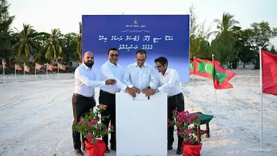 އައްޑޫ ފޭދޫގައި ގާއިމުކުރާ ފުޓްސަލް ދަނޑުގެ މަސައްކަތް ފަށައިފި