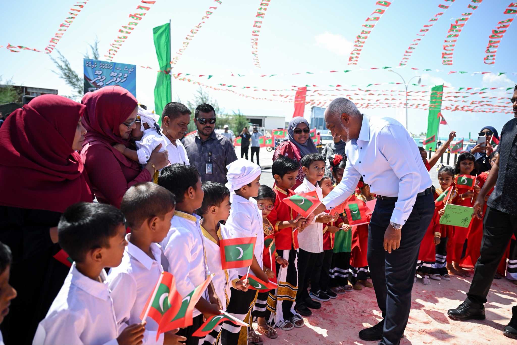 ހުޅުދޫ، މީދޫ އިދާރީގޮތުން ވަކި ކުރުމަކީ އެދެރަށުގެ ތަރައްގީގެ ފެށުން: ރައީސް