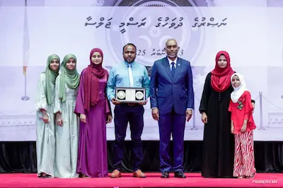ޝަހީދުންގެ ޢާއިލާތަކަށް، ނޮވެންބަރު 3ގެ ހަނދާނީ އައްޑަނަ އަރުވައިފި