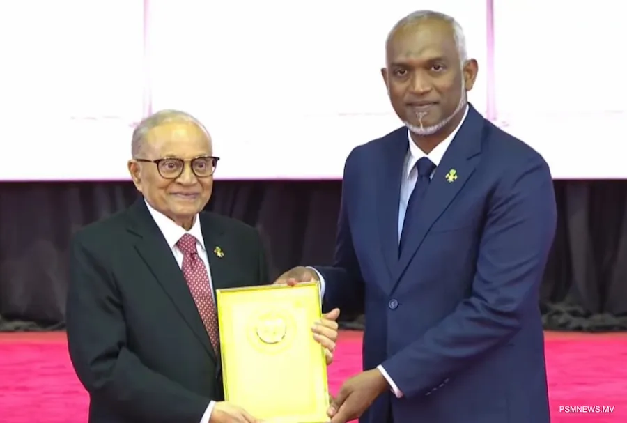 ނޮވެންބަރު 3ގެ ޝަރަފުގެ ޚާއްޞަ އައްޑަނަ ރައީސް މައުމޫނަށް އަރުވައިފި