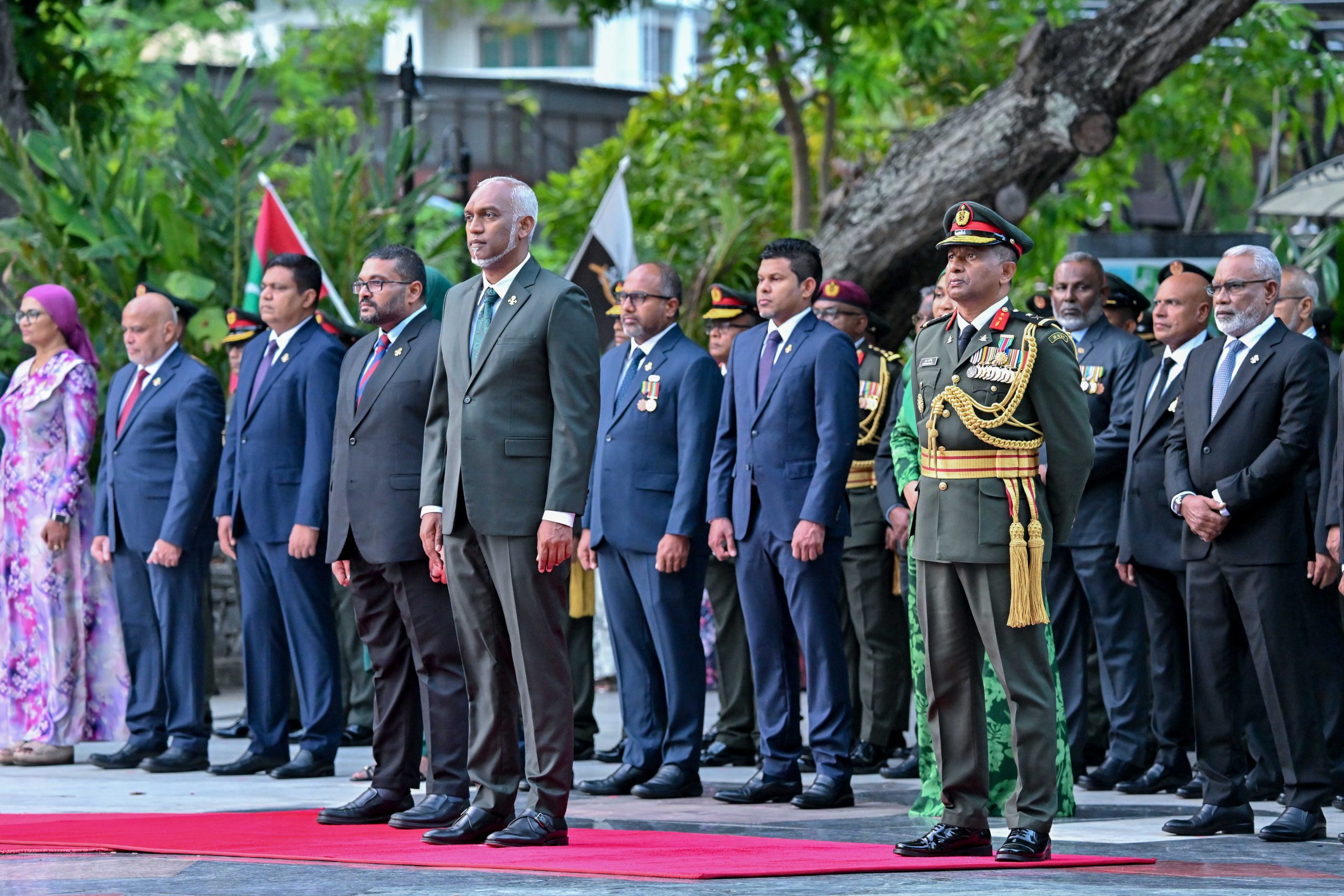 ތިނެއް ނޮވެންބަރުގެ ހަނދާނީ ބިނާގައި ދިދަ ޖެހުމާއި، ގާޑު މައުންޓް ކުރުމުގެ ރަސްމިއްޔާތު، ރައީސްގެ ދެކަނބަލުން ޝަރަފުވެރި ކޮށްދެއްވައިފި
