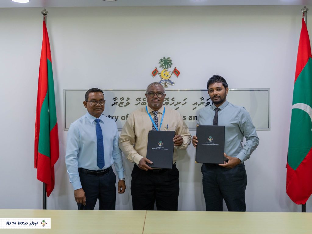 އަށް ރަށެއްގައި ކުޅިވަރު ދަނޑުތަކާއި ކޯޓުތަކާއި ސްކޭޓްޕާކެއް އެޅުން އެމްޓީސީސީ އަށް