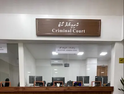 ފެންލައިޓުން ގެއަކަށް ވަދެ އެގޭ ތިޖޫރީ ވަގަށް ގެންދިޔަ މީހަކަށް 4 މަހުގެ ޖަލު ޙުކުމެއް
