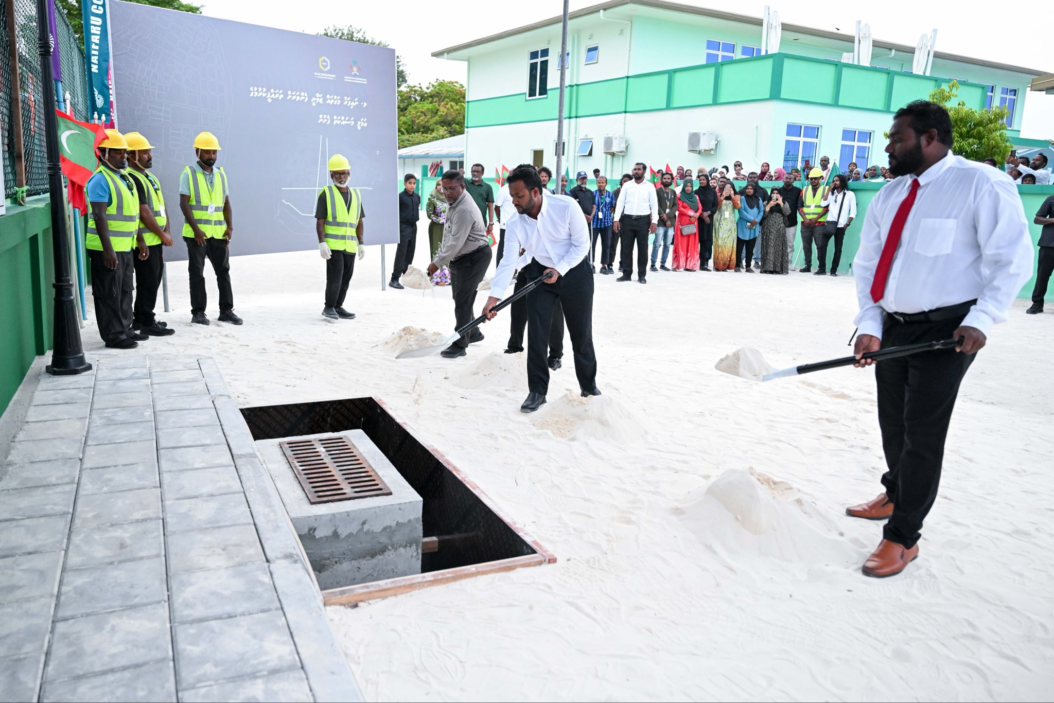 ނައިފަރު މަގު ހެދުމުގެ އަމަލީ މަސައްކަތް, އާރްޑީސީ އިން ފަށައިފި