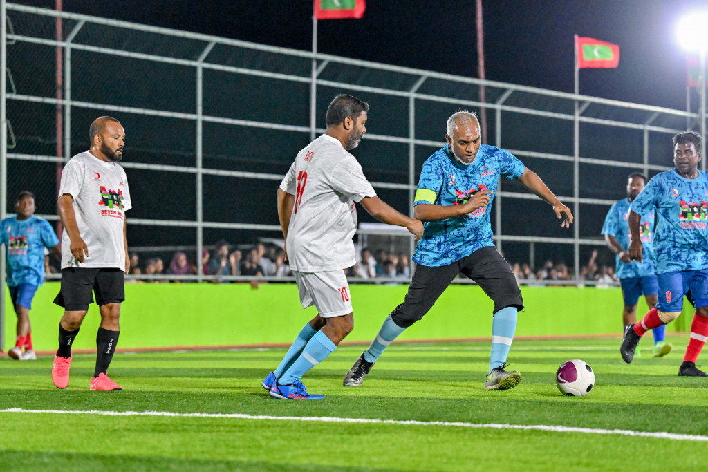 ރައީސް މުއިއްޒާއި ފީފާގެ ރައީސްގެ ޚާއްސަ ފުޓްބޯޅަ މެޗެއް މާދަމާ!