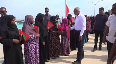 ރައީސްގެ ލ. އަތޮޅު ދަތުރުފުޅު: އިސްދޫއިން ހޫނު މަރުހަބާއެއް!