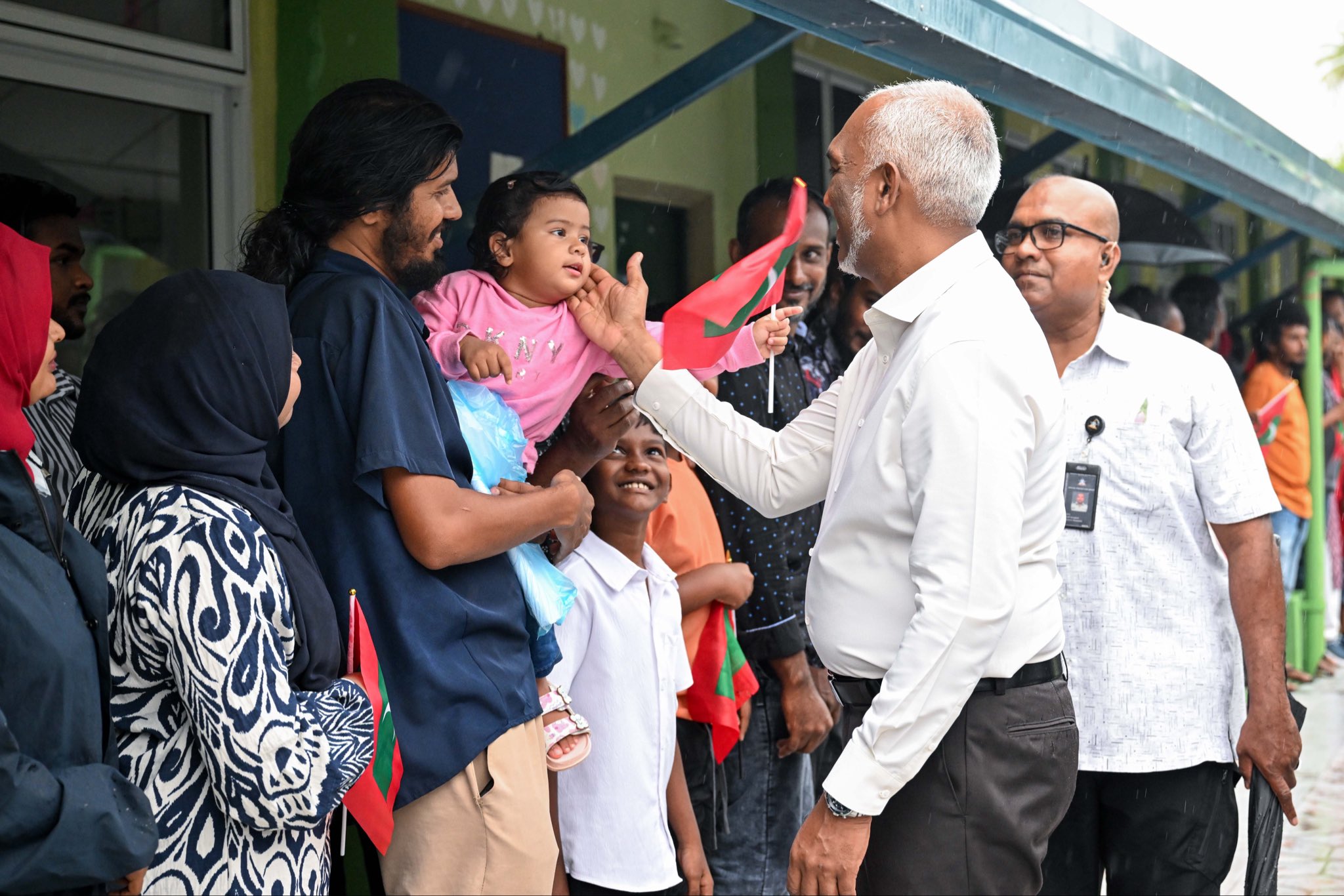 40 އަހަރު ތެރޭ، ކުނަހަންދޫ ރައްޔިތުންނާ ބައްދަލު ކުރެއްވުމަށް ވަޑައިގަތް ފުރަތަމަ ރައީސަކަށް، ރައީސް ޑރ މުއިއްޒު!
