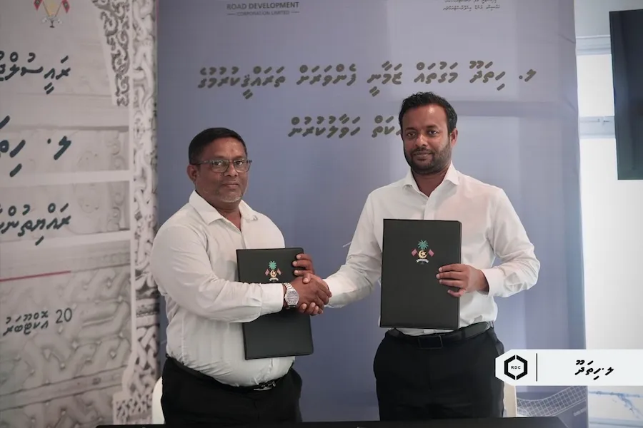 ލ. ހިތަދޫގެ މަގުތައް ޒަމާނީ ފެންވަރަށް ތަރައްޤީކުރުމުގެ މަސައްކަތް އާރްޑީސީއާ ހަވާލުކޮށްފި