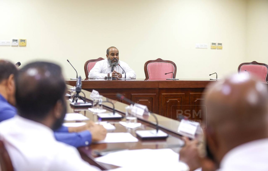 މީޑިއާ ކޮމިޝަނަށް ކުރިމަތިލި 10 މީހުންގެ ތެރެއިން 2 މީހަކު ނަން އަނބުރާ ގެންގޮސްފި