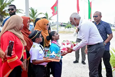 ށ އަތޮޅުގެ ރަށްތަކަށް އިންޤިލާބީ ބަދަލެއް ގެންނާނެ މަޝްރޫއުތަކެއް ފެއްޓެވުމަށްފަހު، ރައީސް މާލެ ވަޑައިގަންނަވައިފި