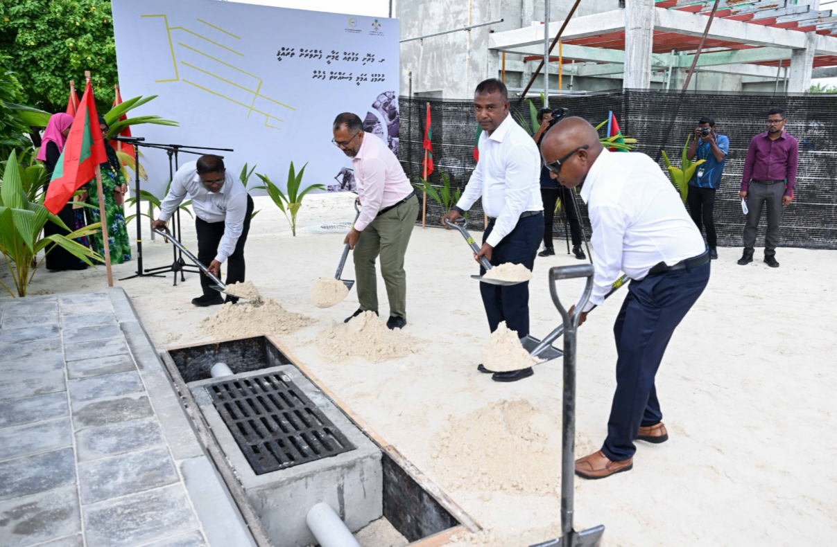 ށ. މަރޮށީގެ މަގުތައް ޒަމާނީ ފެންވަރަށް ތަރައްގީ ކުރުމުގެ އަމަލީ މަސައްކަތް އާރްޑީސީ އިން ފަށައިފި