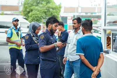 ހުޅުމާލޭން ގަވާއިދާ ހިލާފަށް އުޅެމުންދިޔަ 12 ބިދޭސީން އިމިގްރޭޝަންގެ ބެލުމުގެ ދަށަށް!