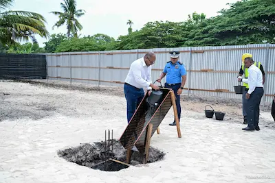 ފޯކައިދޫގައި އެމްޓީސީސީއިން އަޅާ ފިޓްނެސް ސެންޓަރާއި، އާރްޑީސީއިން ބިނާކުރާ ފުލުހުންގެ މަރުކަޒުގެ ބިންގާ އަޅައިފި