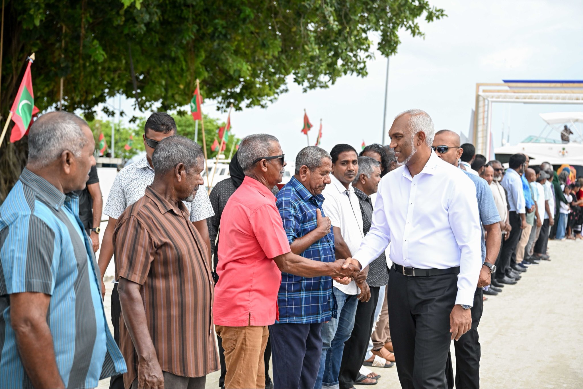 ރައީސްގެ ށ. އަތޮޅު ދަތުރުފުޅު: ގޮއިދޫން ހޫނު މަރުހަބާއެއް!