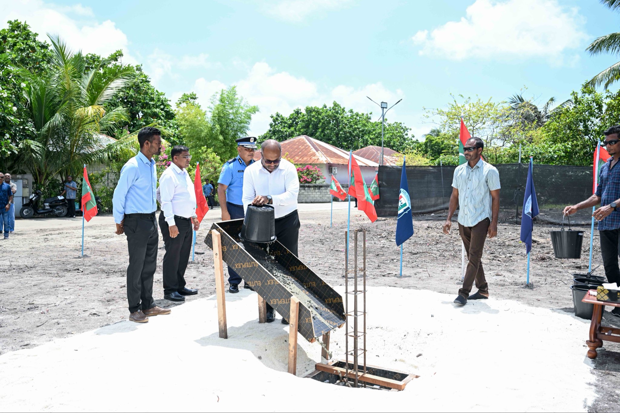 ކަނޑިތީމުގަ އަލަށް އިމާރާތްކުރާ ފުލުހުންގެ މަރުކަޒުގެ އަމަލީ މަސައްކަތް ފަށައިފި