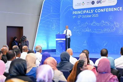 އަންނަ އަހަރު، އޭއައި ދާއިރާއިން މުދައްރިސުން ތަމްރީނުކުރުމުގެ ބޮޑު ކެމްޕޭނެއް ބާއްވަނީ
