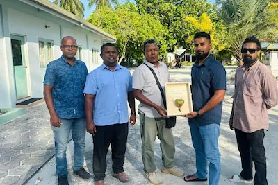 ލ. މާންދޫ ހޮރައިޒަން ފިޝަރީޒް ކޮމްޕްލެކްސް އިން 5 މިލިއަން ގަސް އިންދުމުގެ މަޝްރޫޢަށް ގަސް ހަދިޔާކޮށްފި