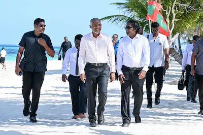 ދަނގެތި ދާއިރާއިން ރައީސް ޑރ. މުއިއްޒަށް ދެންނެވީ މިހާތަނަށް ރައީސަކަށް ނުދަންނަވާފަދަ ކުލުނުން ފުރިގެންވާ މަރުހަބާ އެއް: އަބުޅޯ